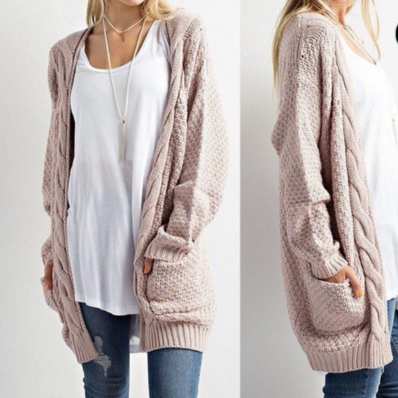 Sweaters - Slouchy light pink cardigan with pockets